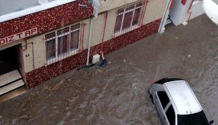 Edirne'de dolu ve sağanak! Sele kapıldı, son anda kurtarıldı