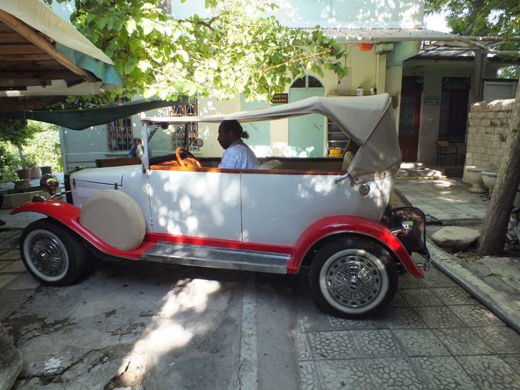Gören fotoğraf çekmek için yarışıyor! 1929 modellik aracına gözü gibi bakıyor: 600 bin verdiler satmadım G4