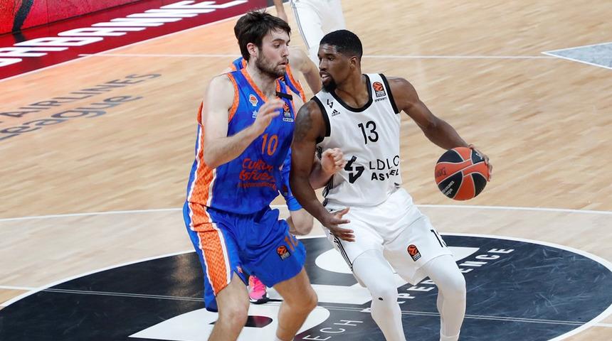  ABD'li pivot Kevarrius Hayes, Frutti Extra Bursaspor'da