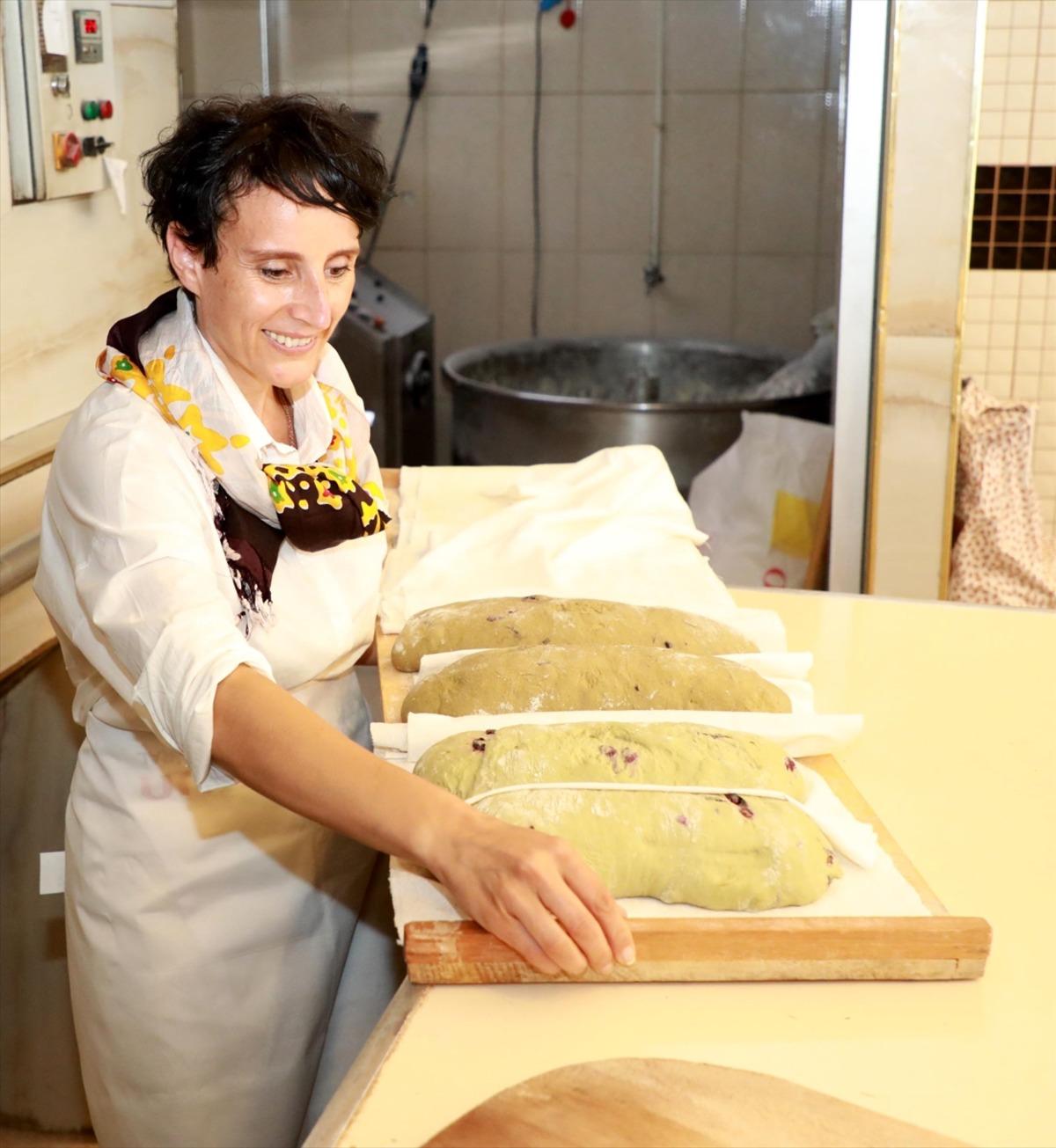 Coğrafi işaret tescilli baston ekmeğinin yeşil &ccedil;ay pudralısı yapıldı