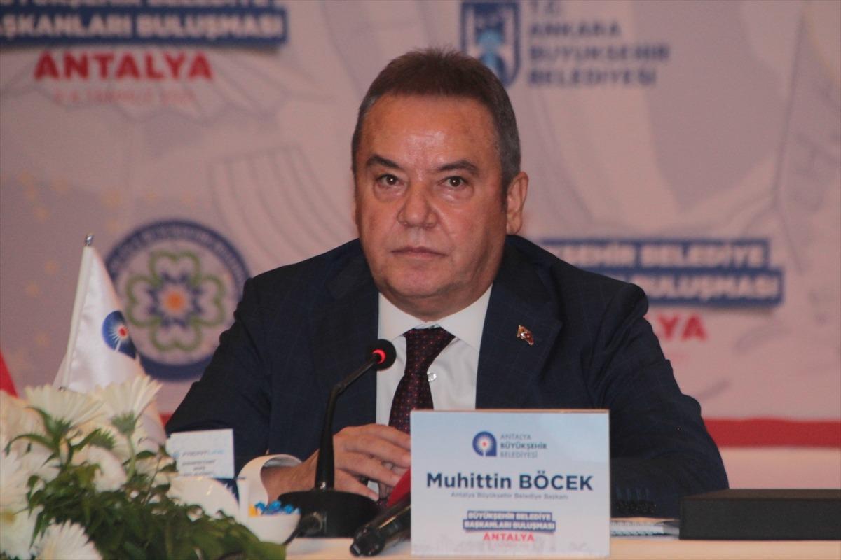 CHP'li B&uuml;y&uuml;kşehir Belediye Başkanları Antalya'da buluştu