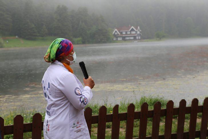 Bolu'da görevli hemşire, Gölcük Tabiat Parkı'nda hoparlörle "Kovid-19 aşısı" çağrısı yaptı G4