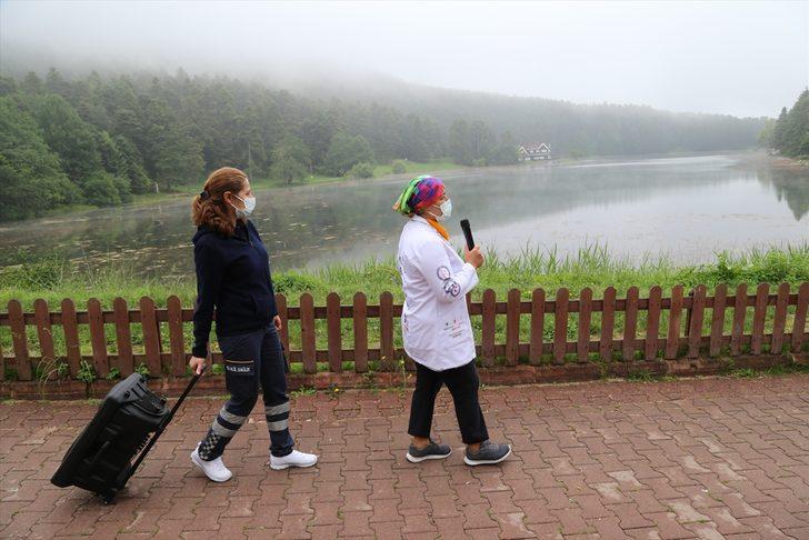 Bolu'da görevli hemşire, Gölcük Tabiat Parkı'nda hoparlörle "Kovid-19 aşısı" çağrısı yaptı G5