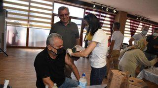 Edirne'de pazar yerinde Kovid-19 aşı uygulama merkezi oluşturuldu