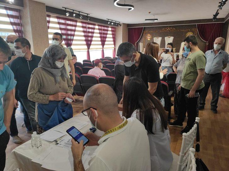 Edirne'de pazar yerinde Kovid-19 aşı uygulama merkezi oluşturuldu G4