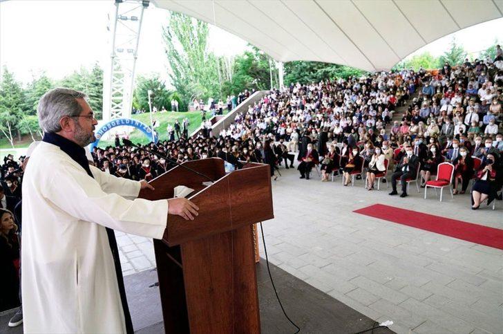 Ankara Üniversitesi Tıp Fakültesi yeni mezunlarını verdi G2