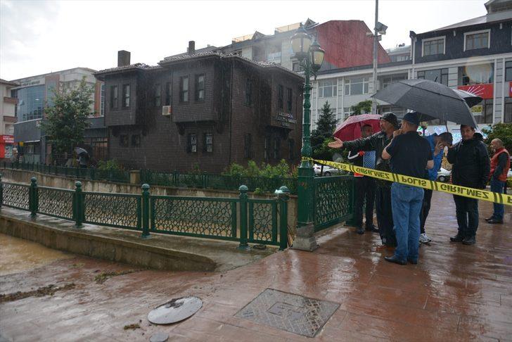 GÜNCELLEME 2 - Düzce'de sağanak su baskınlarına neden oldu G5