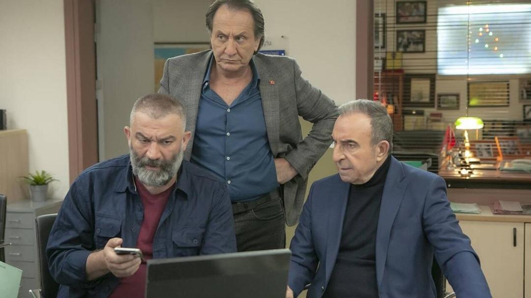 Arka Sokaklar dizisinin H&uuml;sn&uuml; &Ccedil;oban&rsquo;ı &Ouml;zg&uuml;r Ozan hakkında flaş iddia! Diziden ayrılıyor mu?