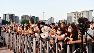 Adana'da yaz konserinde Pinhani grubu sahne aldı