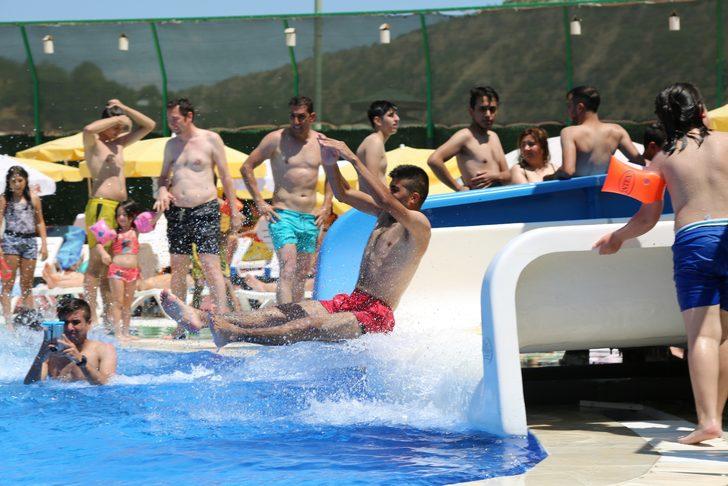 Kısıtlamasız ilk pazar günü sokaklara akın ettiler! G2