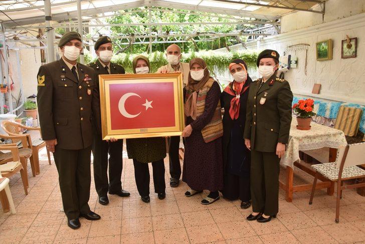 Havva ninenin ördüğü patikler Ağrı'daki Mehmetçiklere ulaştı G2