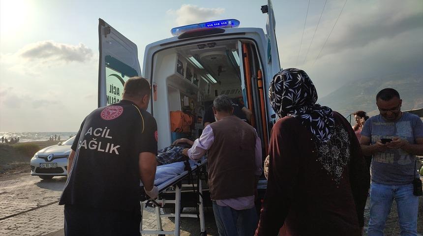 Hatay'da denizde boğulma tehlikesi geçiren çocuk kurtarıldı