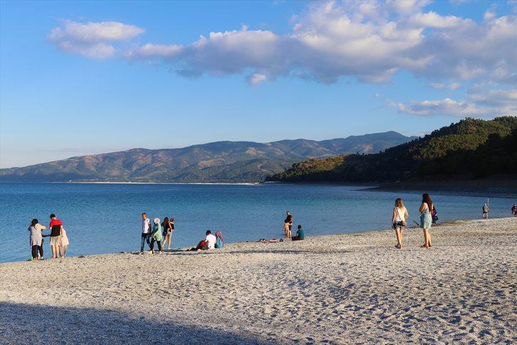 Salda Gölü'nde oluşan kalp şeklindeki görüntü ilgi çekti G2