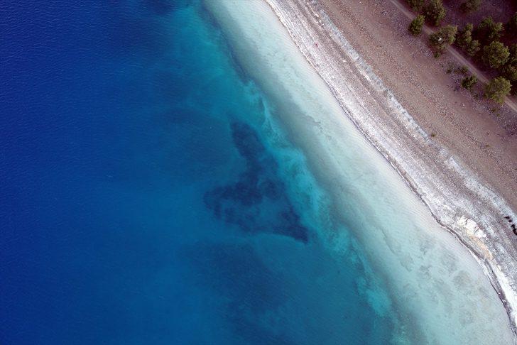 Salda Gölü'nde oluşan kalp şeklindeki görüntü ilgi çekti G3