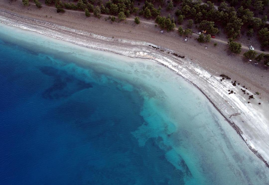 Salda G&ouml;l&uuml;'nde oluşan ilgi &ccedil;ekici g&ouml;r&uuml;nt&uuml;, havadan g&ouml;r&uuml;nt&uuml;lendi