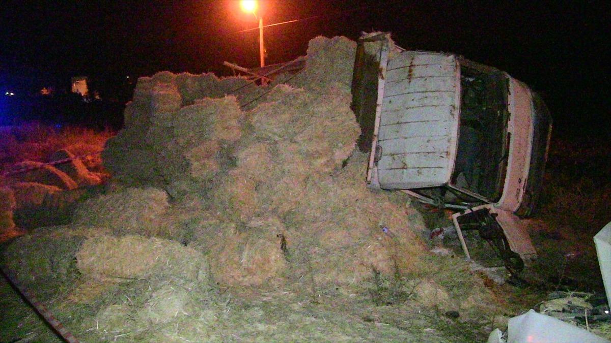 Kahramanmaraş'ta otomobil ile kamyon &ccedil;arpıştı: 7 yaralı