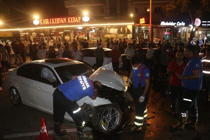 Adana'da kazada otomobilde sıkışan sürücü ile hamile eşi itfaiye ekiplerince kurtarıldı G2