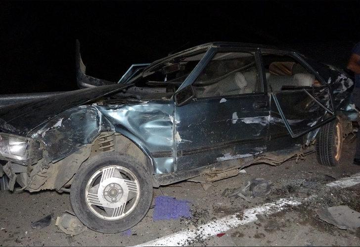 Faciadan dönüldü! Freni boşaldı, araç konvoyunu görünce kamyonunu yan yatırdı G2