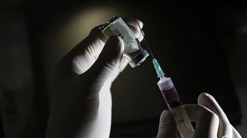 Profesör Ertuğrul'dan "aşı kalp kası iltihabı yapıyor" iddiasına yanıt