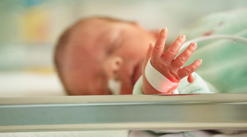 Kanada'da ilk kez bir bebeğin yemek borusu mıknatısla tutturuldu