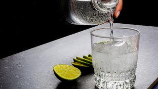 Mineralli suyun faydaları saymakla bitmiyor! Bakın hangi hastalıklara iyi geliyor