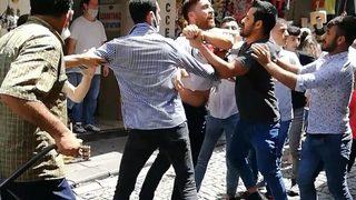 Eminönü'nde esnaf kavgası! Ortalık savaş alanına döndü