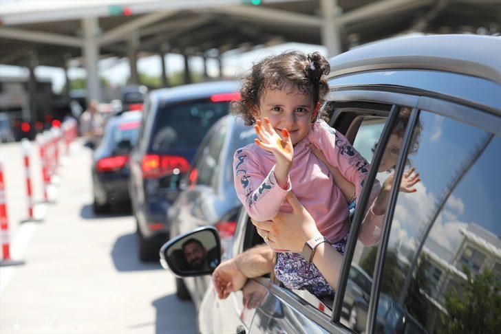 TBMM YTB Alt Komisyonu Başkanı Sarıkaya, sınır kapılarındaki "gurbetçi" yoğunluğunu değerlendirdi: G1