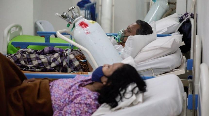 Covid-19: Endonezya'da artan vakalar nedeniyle hastanelerde oksijen sıkıntısı yaşanıyor