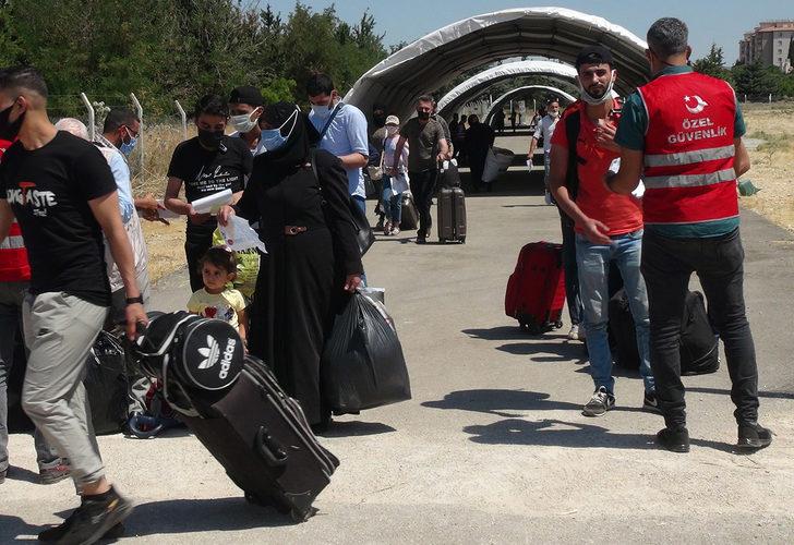 Suriyeliler, Kurban Bayramı için ülkelerine gitmeye başladı G3