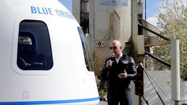 Jeff Bezos ve kardeşi Mark, 20 Temmuz'da New Shepard uzay aracına binecek.