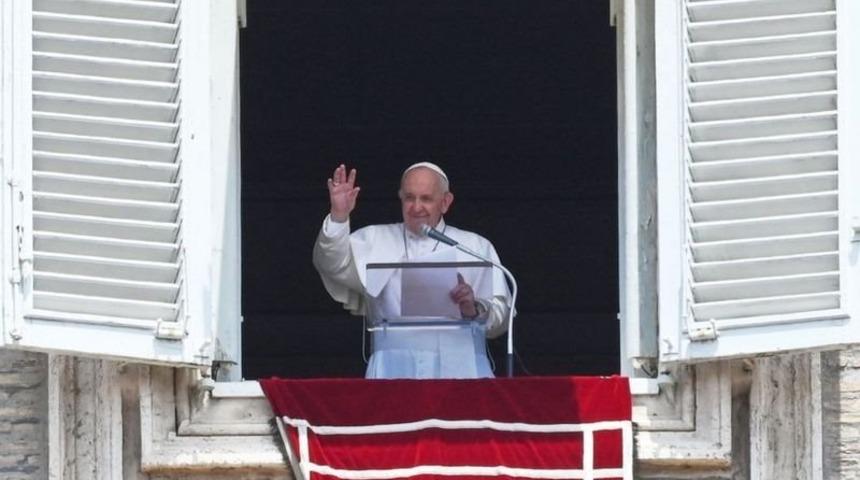 Papa Francesco 3 saatlik kolon ameliyatı sonrası bir hafta hastanede kalacak