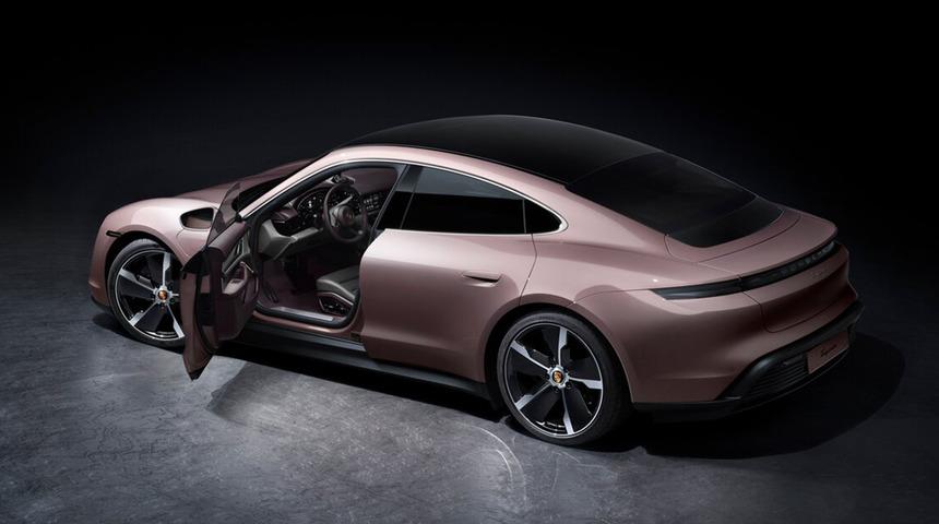 Porsche binlerce Taycan'ı geri çağırıyor!