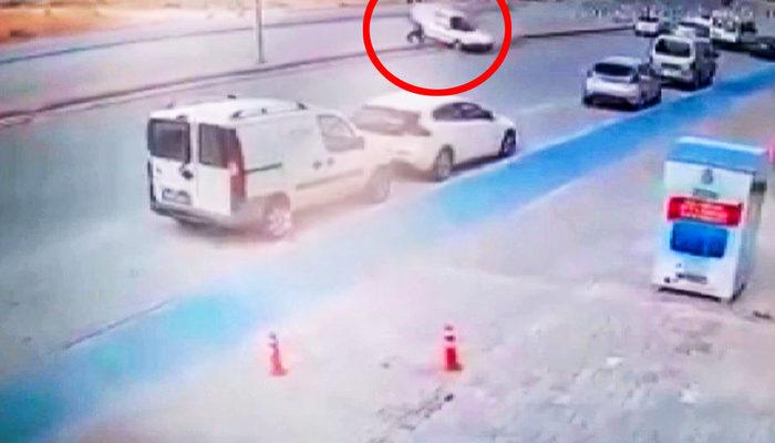 Konya'da korkunç kaza! Sürücüler, yerde yatan yayanın yanından geçip gittiler