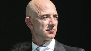 Amazon CEO'su Jeff Bezos bugün görevinden ayrıldı