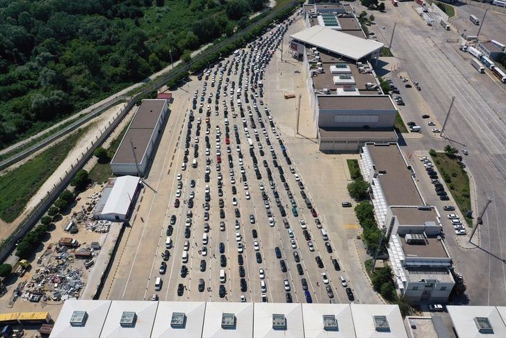 Sıla yolculuğu devam ediyor! Kapıkule gümrük sahasında gurbetçi yoğunluğu G2