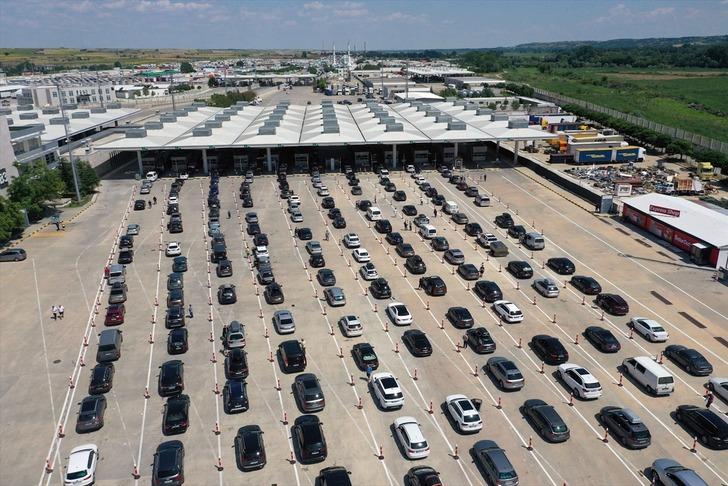 Sıla yolculuğu devam ediyor! Kapıkule gümrük sahasında gurbetçi yoğunluğu G4