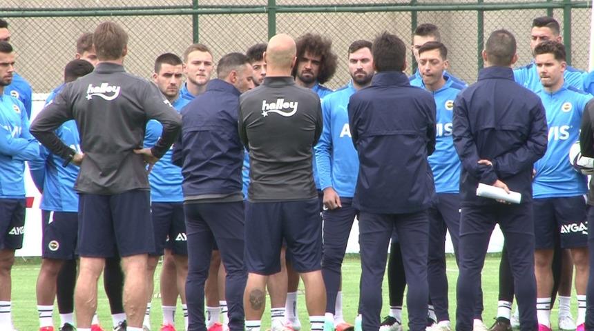 Fenerbahçe, Vitor Pereira yönetimindeki ilk çalışmasını yaptı