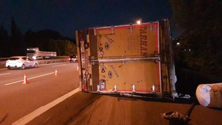 Anadolu Otoyolu'nda devrilen tırda sıkışan kişi itfaiye ekiplerince kurtarıldı G1