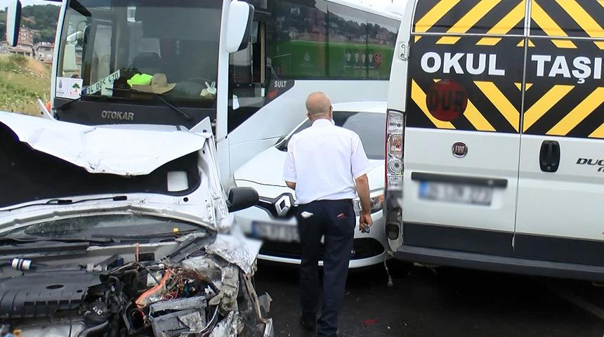 İstanbul'da zincirleme trafik kazası! Yol trafiğe kapandı