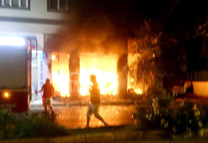 Bursa'da korku dolu anlar! Alevlerin içinden böyle çıktılar G3