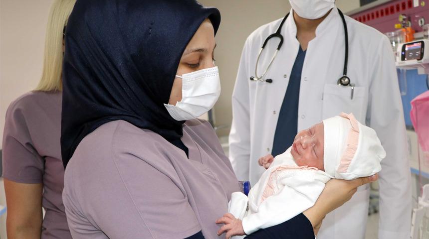 Yok böyle vicdansızlık! Sezaryen ile doğurduğu bebeğini hastanede bırakıp kaçtı