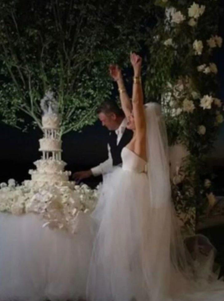 Gwen Stefani ile Blake Shelton evlendi! Gwen Stefani gelinliğiyle dikkat çekti G3