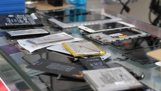 Vatandaşlar evde tamire yöneldi! Tavada telefon ısıtanı bile var