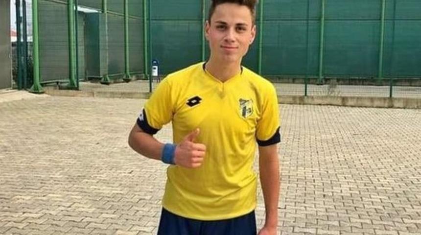 Genç futbolcu denizde boğuldu