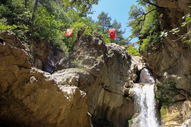 Kahramanmaraş'ın saklı güzelliği "Galgamaç Şelalesi" ziyaretçilerini büyülüyor G2