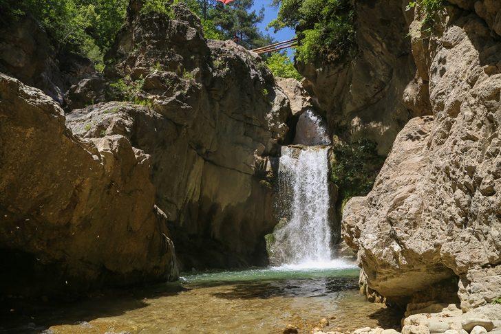 Kahramanmaraş'ın saklı güzelliği "Galgamaç Şelalesi" ziyaretçilerini büyülüyor G3