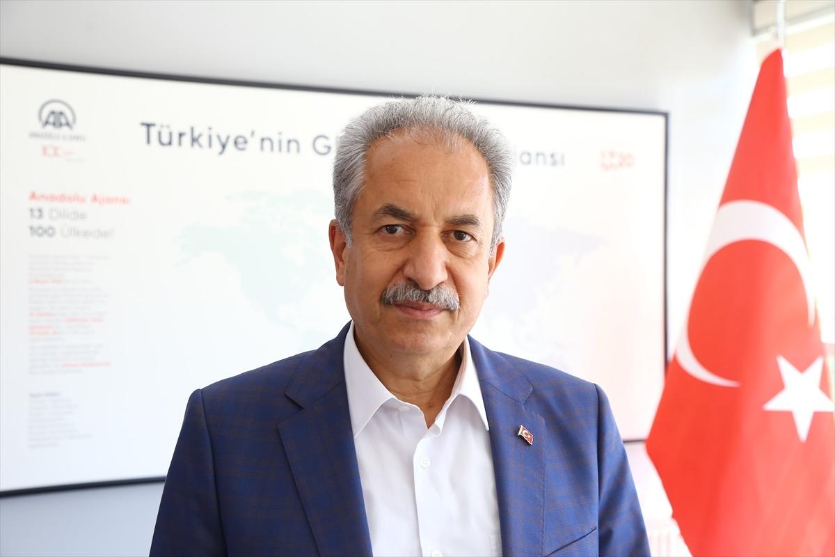 75 &uuml;lkeden 750 karikat&uuml;rist Nasreddin Hoca'yı &ccedil;izdi