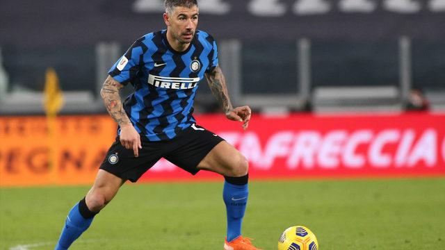 Galatasaray ile anılan Kolarov, Inter'le sözleşmesini uzattı