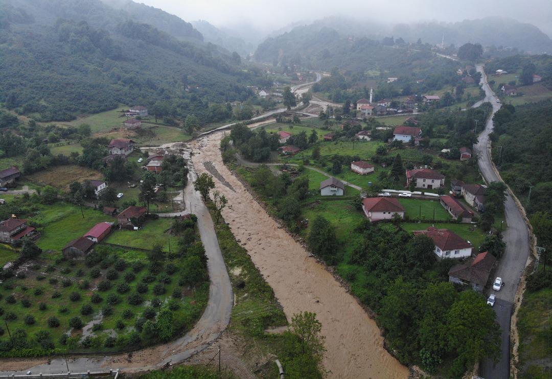 D&uuml;zce'deki selin boyutu g&uuml;n ağarınca ortaya &ccedil;ıktı
