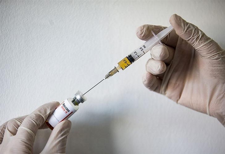 Aşı olmayıp virüs bulaştırana hapis cezası gelir mi? Dikkat çeken iddia